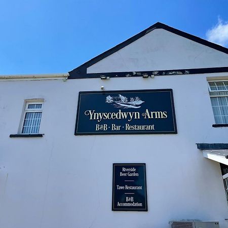 מלון Ystradgynlais Ynyscedwyn Arms מראה חיצוני תמונה